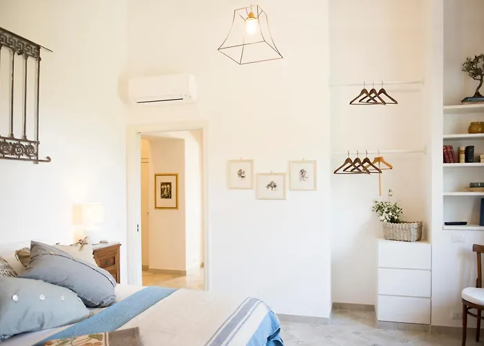 Tozzoli House *